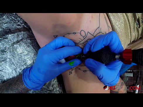 ❤️ Sully Savage oo aad u tattooed ayaa Kintirkeeda ku sawirtay tattoo Muqaal dabada %so.sexonfire.ru